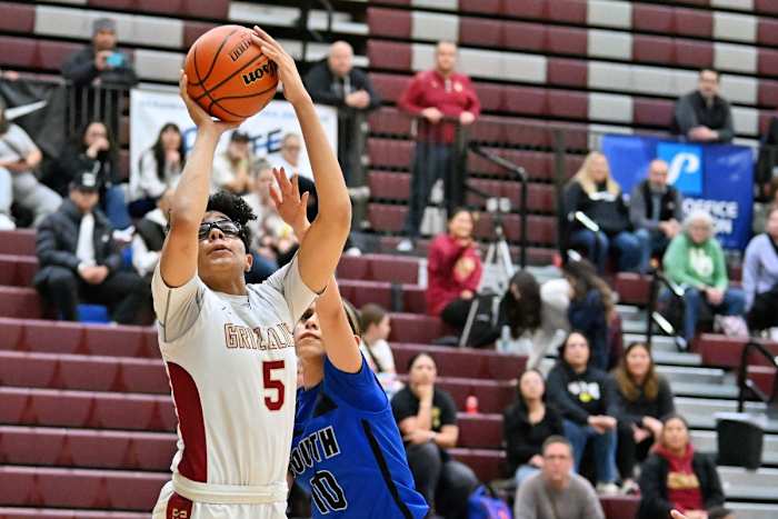 a South Medford Mission Hills girls basketball Oregon POA Holiday Classic December 30 2023 Leon Neuschwander 42